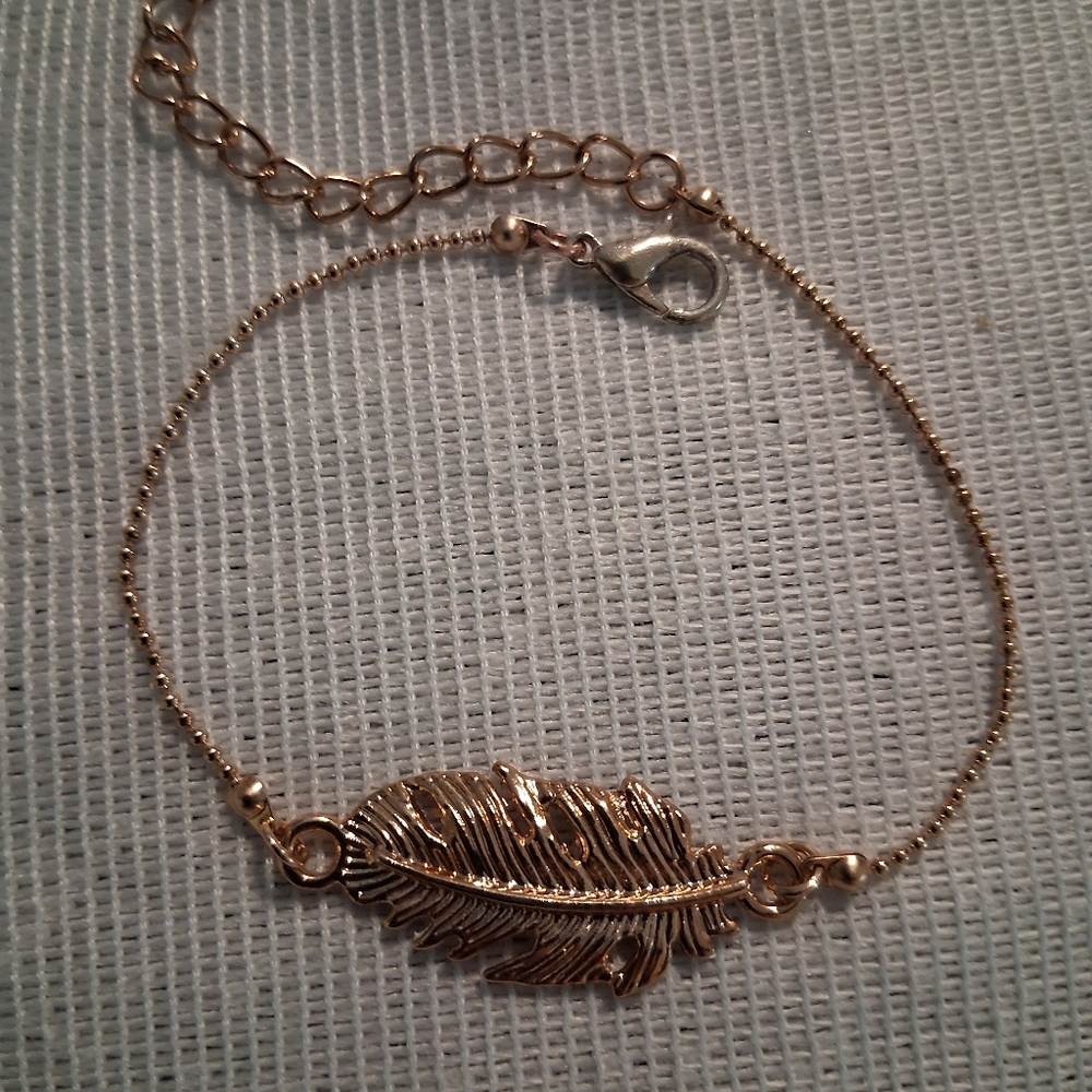 Elegant Gold Feather Bracelet
